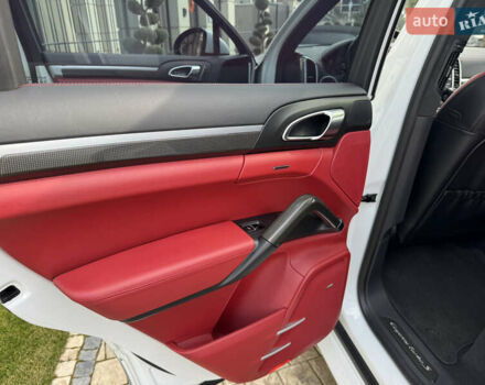 Білий Порше Cayenne, об'ємом двигуна 4.8 л та пробігом 89 тис. км за 28999 $, фото 15 на Automoto.ua