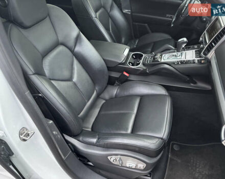 Білий Порше Cayenne, об'ємом двигуна 4.8 л та пробігом 81 тис. км за 20900 $, фото 22 на Automoto.ua