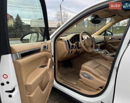 Белый Порше Каен, объемом двигателя 3 л и пробегом 136 тыс. км за 19900 $, фото 28 на Automoto.ua