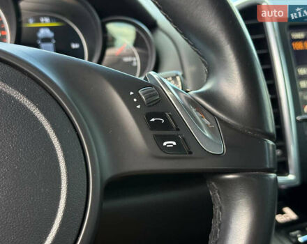 Білий Порше Cayenne, об'ємом двигуна 2.97 л та пробігом 190 тис. км за 24000 $, фото 30 на Automoto.ua