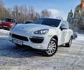 Белый Порше Каен, объемом двигателя 4.8 л и пробегом 132 тыс. км за 29900 $, фото 1 на Automoto.ua