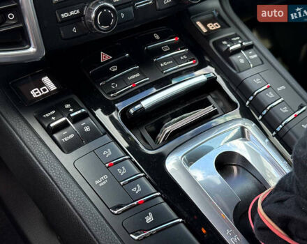 Білий Порше Cayenne, об'ємом двигуна 2.97 л та пробігом 190 тис. км за 24000 $, фото 34 на Automoto.ua