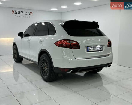 Порше Каен 2013 в Одессе на Automoto.ua Белый Порше Каен, объемом двигателя 3.6 л и пробегом 225 тыс. км за 18800 $, фото 5 на Automoto.ua