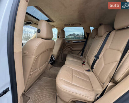 Белый Порше Каен, объемом двигателя 3 л и пробегом 136 тыс. км за 19900 $, фото 34 на Automoto.ua