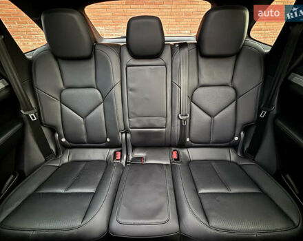 Білий Порше Cayenne, об'ємом двигуна 4.8 л та пробігом 81 тис. км за 20900 $, фото 18 на Automoto.ua