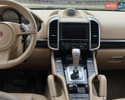 Белый Порше Каен, объемом двигателя 3 л и пробегом 136 тыс. км за 19900 $, фото 39 на Automoto.ua