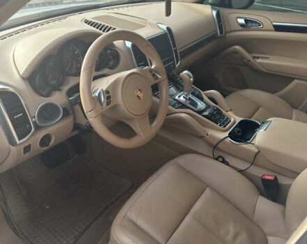 Порше Каен 2013 в Киеве на Automoto.ua Белый Порше Каен, объемом двигателя 3.6 л и пробегом 159 тыс. км за 19900 $, фото 10 на Automoto.ua