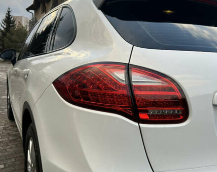 Белый Порше Каен, объемом двигателя 3 л и пробегом 179 тыс. км за 23500 $, фото 5 на Automoto.ua