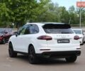 Белый Порше Каен, объемом двигателя 2.97 л и пробегом 150 тыс. км за 26000 $, фото 5 на Automoto.ua