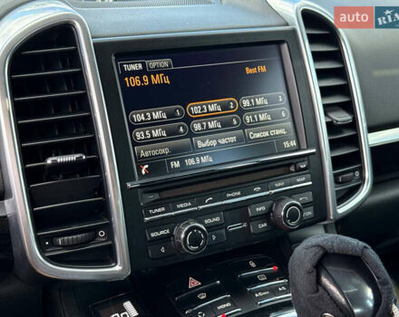 Білий Порше Cayenne, об'ємом двигуна 2.97 л та пробігом 190 тис. км за 24000 $, фото 33 на Automoto.ua