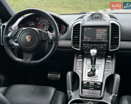 Білий Порше Cayenne, об'ємом двигуна 4.8 л та пробігом 81 тис. км за 20900 $, фото 21 на Automoto.ua