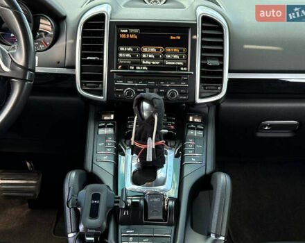 Білий Порше Cayenne, об'ємом двигуна 2.97 л та пробігом 190 тис. км за 24000 $, фото 44 на Automoto.ua