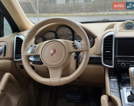 Белый Порше Каен, объемом двигателя 3 л и пробегом 136 тыс. км за 19900 $, фото 38 на Automoto.ua