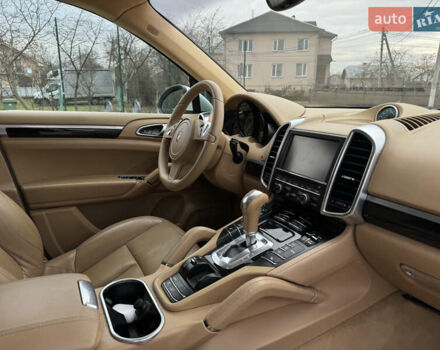 Белый Порше Каен, объемом двигателя 3 л и пробегом 136 тыс. км за 19900 $, фото 46 на Automoto.ua