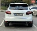 Белый Порше Каен, объемом двигателя 4.13 л и пробегом 192 тыс. км за 32000 $, фото 5 на Automoto.ua