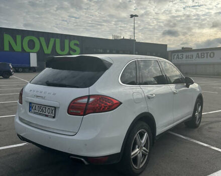 Порше Каен 2013 в Киеве на Automoto.ua Белый Порше Каен, объемом двигателя 3.6 л и пробегом 159 тыс. км за 19900 $, фото 6 на Automoto.ua