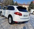 Белый Порше Каен, объемом двигателя 4.8 л и пробегом 132 тыс. км за 29900 $, фото 5 на Automoto.ua