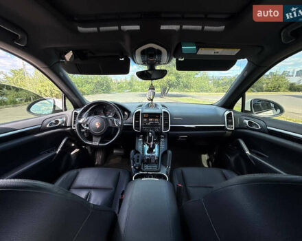 Білий Порше Cayenne, об'ємом двигуна 2.97 л та пробігом 190 тис. км за 24000 $, фото 42 на Automoto.ua