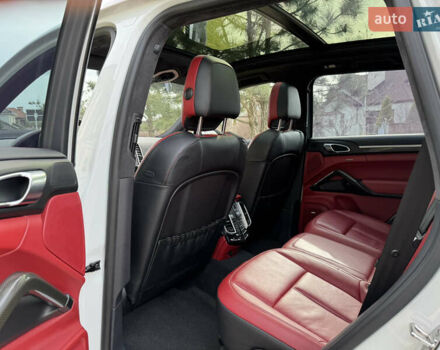 Білий Порше Cayenne, об'ємом двигуна 4.8 л та пробігом 89 тис. км за 28999 $, фото 16 на Automoto.ua