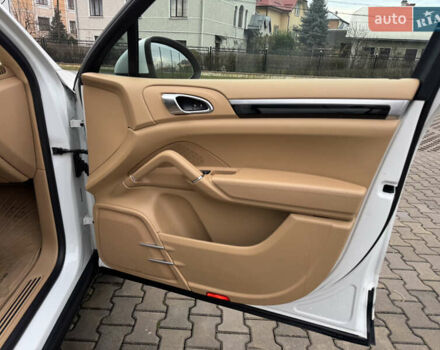 Белый Порше Каен, объемом двигателя 3 л и пробегом 136 тыс. км за 19900 $, фото 44 на Automoto.ua