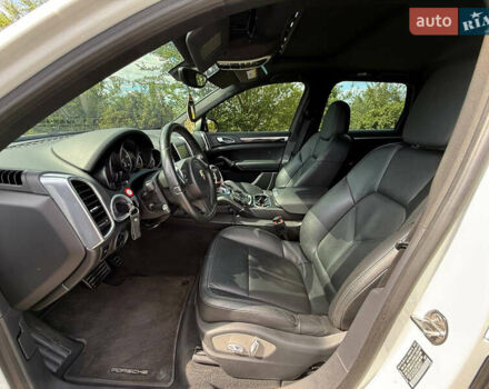 Білий Порше Cayenne, об'ємом двигуна 2.97 л та пробігом 190 тис. км за 24000 $, фото 20 на Automoto.ua