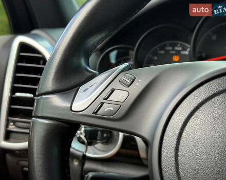 Білий Порше Cayenne, об'ємом двигуна 2.97 л та пробігом 190 тис. км за 24000 $, фото 29 на Automoto.ua