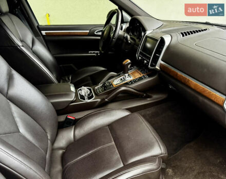 Білий Порше Cayenne, об'ємом двигуна 3.6 л та пробігом 152 тис. км за 23300 $, фото 24 на Automoto.ua