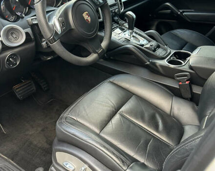 Белый Порше Каен, объемом двигателя 3 л и пробегом 179 тыс. км за 23500 $, фото 10 на Automoto.ua