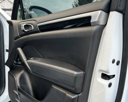 Белый Порше Каен, объемом двигателя 3 л и пробегом 179 тыс. км за 23500 $, фото 18 на Automoto.ua