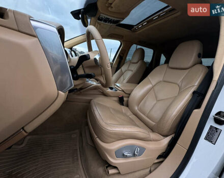 Белый Порше Каен, объемом двигателя 3 л и пробегом 136 тыс. км за 19900 $, фото 31 на Automoto.ua