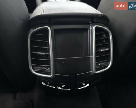 Білий Порше Cayenne, об'ємом двигуна 4.8 л та пробігом 81 тис. км за 20900 $, фото 19 на Automoto.ua