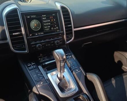 Белый Порше Каен, объемом двигателя 3 л и пробегом 180 тыс. км за 28000 $, фото 15 на Automoto.ua