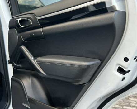 Белый Порше Каен, объемом двигателя 3 л и пробегом 179 тыс. км за 23500 $, фото 17 на Automoto.ua