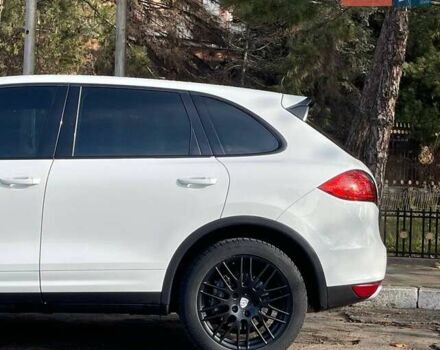 Белый Порше Каен, объемом двигателя 3 л и пробегом 150 тыс. км за 21999 $, фото 3 на Automoto.ua