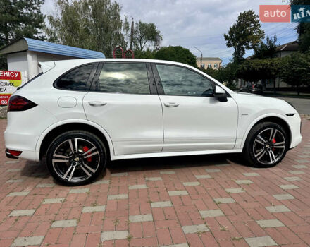 Порше Cayenne 2014 у Христиновке на Automoto.ua Білий Порше Cayenne, об'ємом двигуна 3 л та пробігом 199 тис. км за 26000 $, фото 3 на Automoto.ua