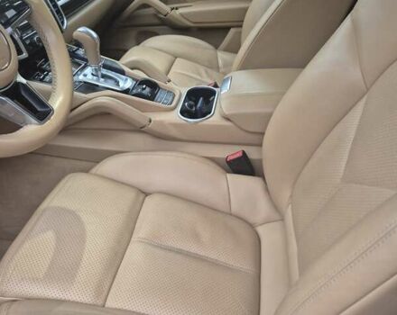 Белый Порше Каен, объемом двигателя 3 л и пробегом 155 тыс. км за 32000 $, фото 46 на Automoto.ua