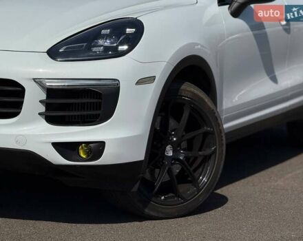 Білий Порше Cayenne, об'ємом двигуна 3.6 л та пробігом 126 тис. км за 31500 $, фото 4 на Automoto.ua
