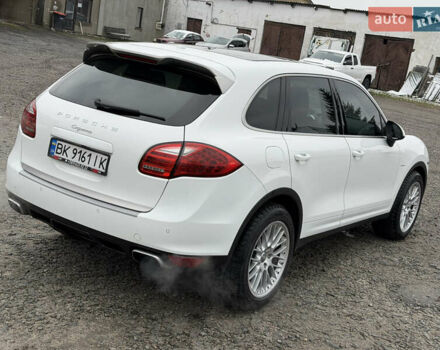 Белый Порше Каен, объемом двигателя 3 л и пробегом 195 тыс. км за 28700 $, фото 36 на Automoto.ua