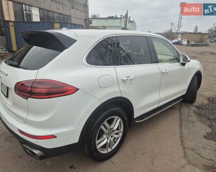 Белый Порше Каен, объемом двигателя 3 л и пробегом 155 тыс. км за 32000 $, фото 5 на Automoto.ua