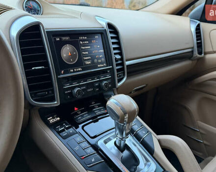 Белый Порше Каен, объемом двигателя 3 л и пробегом 187 тыс. км за 22400 $, фото 39 на Automoto.ua