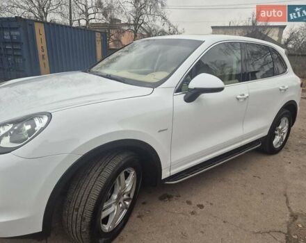 Белый Порше Каен, объемом двигателя 3 л и пробегом 155 тыс. км за 32000 $, фото 2 на Automoto.ua