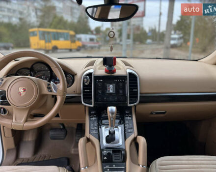 Білий Порше Cayenne, об'ємом двигуна 3.6 л та пробігом 96 тис. км за 22900 $, фото 9 на Automoto.ua