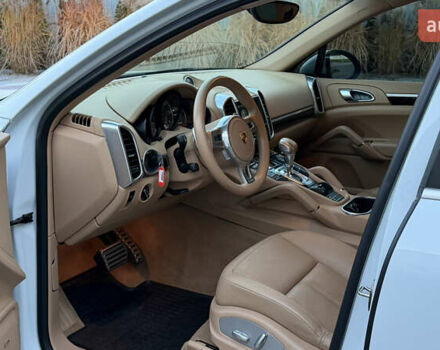 Белый Порше Каен, объемом двигателя 3 л и пробегом 187 тыс. км за 22400 $, фото 48 на Automoto.ua