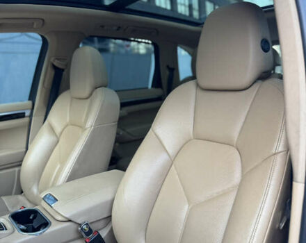 Белый Порше Каен, объемом двигателя 3.6 л и пробегом 190 тыс. км за 23500 $, фото 30 на Automoto.ua