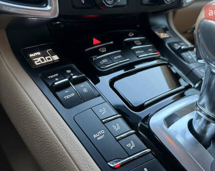 Белый Порше Каен, объемом двигателя 3 л и пробегом 187 тыс. км за 22400 $, фото 37 на Automoto.ua