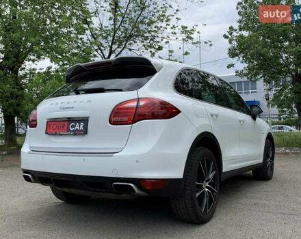 Білий Порше Cayenne, об'ємом двигуна 3 л та пробігом 192 тис. км за 23999 $, фото 19 на Automoto.ua