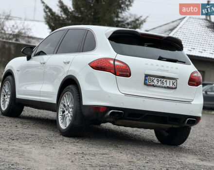 Белый Порше Каен, объемом двигателя 3 л и пробегом 195 тыс. км за 28700 $, фото 4 на Automoto.ua