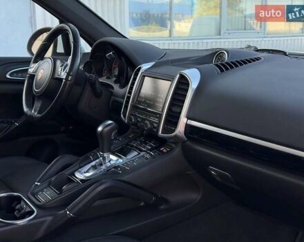 Белый Порше Каен, объемом двигателя 3 л и пробегом 238 тыс. км за 24500 $, фото 12 на Automoto.ua