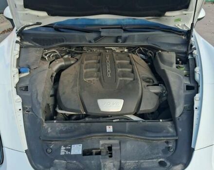 Белый Порше Каен, объемом двигателя 2.97 л и пробегом 194 тыс. км за 31700 $, фото 47 на Automoto.ua