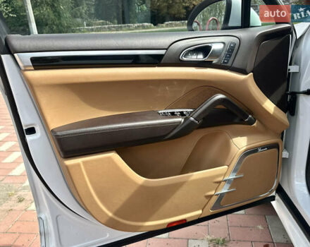 Порше Cayenne 2014 у Христиновке на Automoto.ua Білий Порше Cayenne, об'ємом двигуна 3 л та пробігом 199 тис. км за 26000 $, фото 18 на Automoto.ua